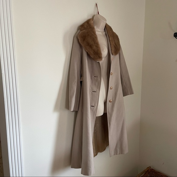 VINTAGE Long Wool Coat with Fur Collar - Picture 2 of 10